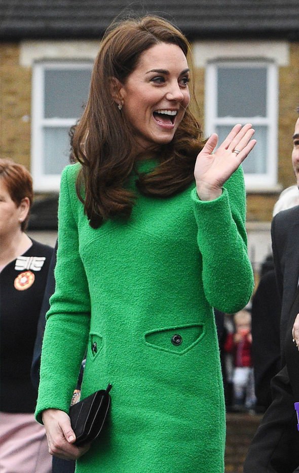 Kate-Middleton-wearing-a-green-dress-in-London