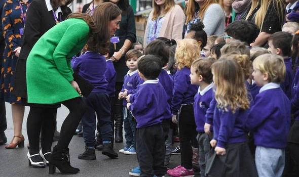 Kate-Middleton-wearing-a-green-dress-in-London