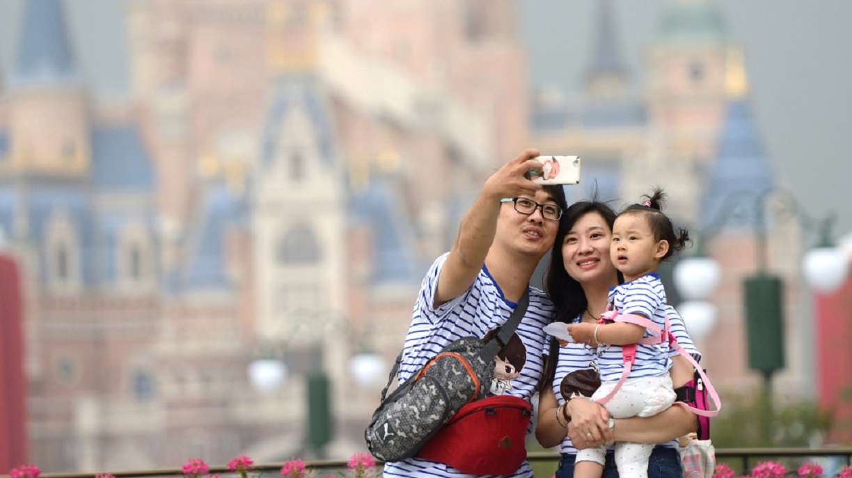 Coronavirus outbreak closes Shanghai Disneyland and other China tourist destinations 